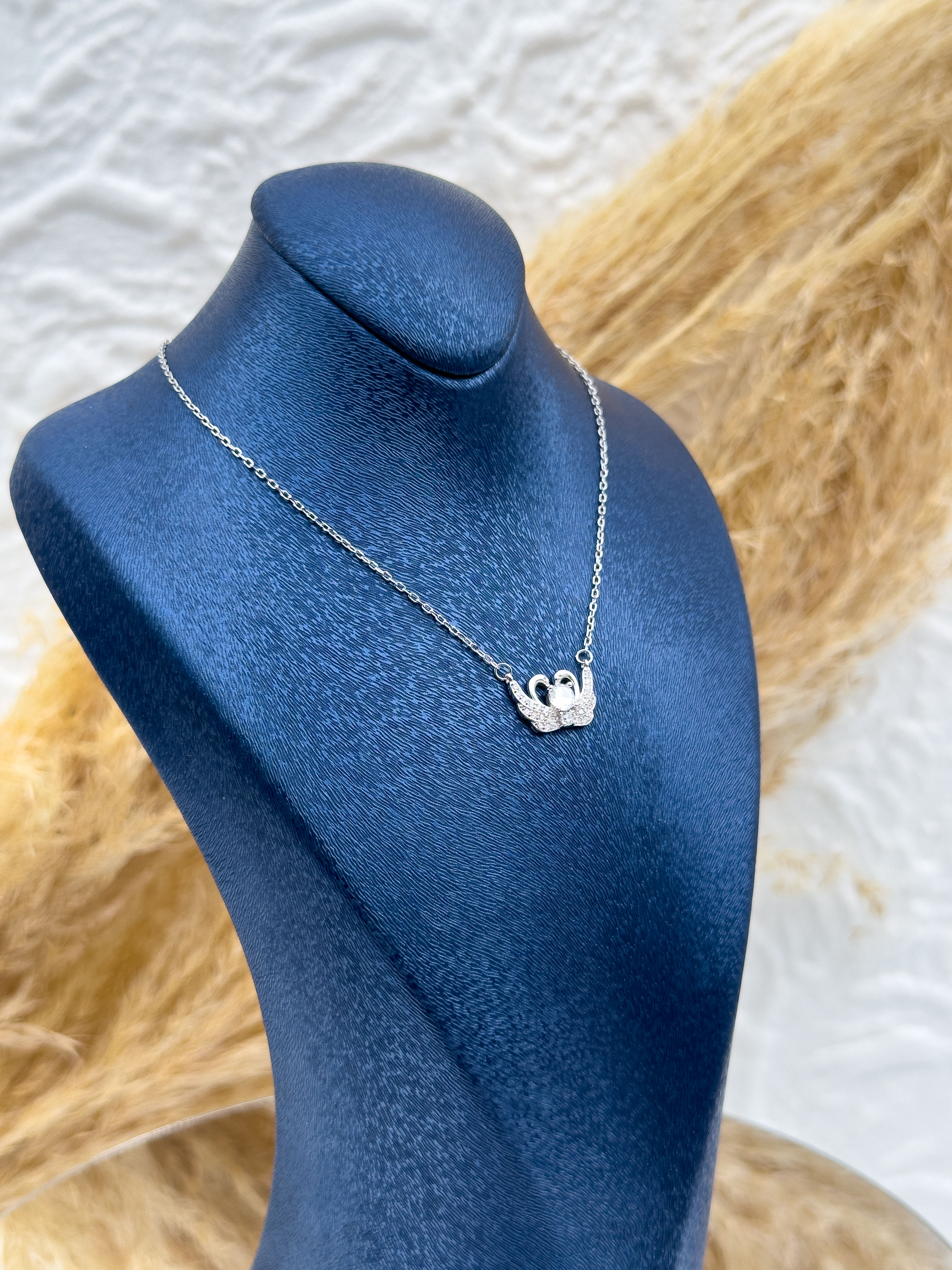 925 Ayar Gümüş Kuğu Modeli Aşk Kadın Kolye – Özel Tasarım, Hediyelik